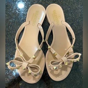 Valentino rockstud flip flop sandals